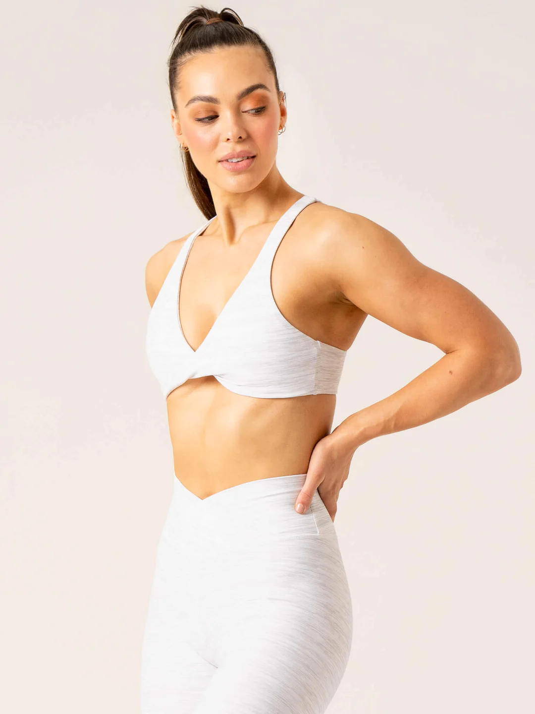 Спортивний бюстгальтер Ryderwear Momentum Twist MOMTSB-SNG Фото 3