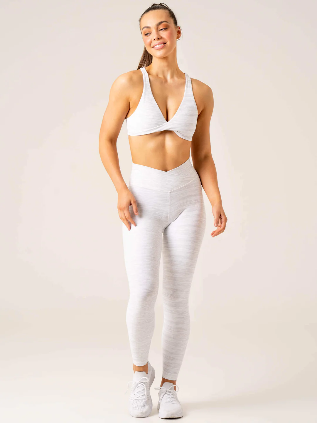 Спортивний бюстгальтер Ryderwear Momentum Twist MOMTSB-SNG Фото 5