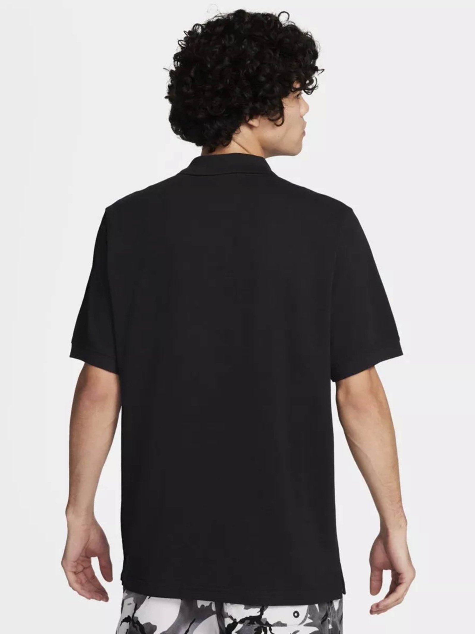 Футболка чоловіча Nike Club (FN3894-010)