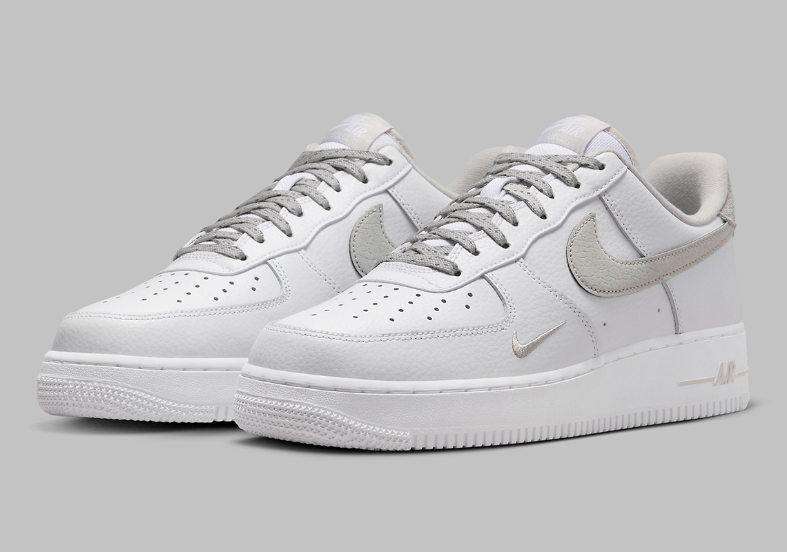 Кросівки чоловічі Nike Air Force 1 07 (FV0388-100)