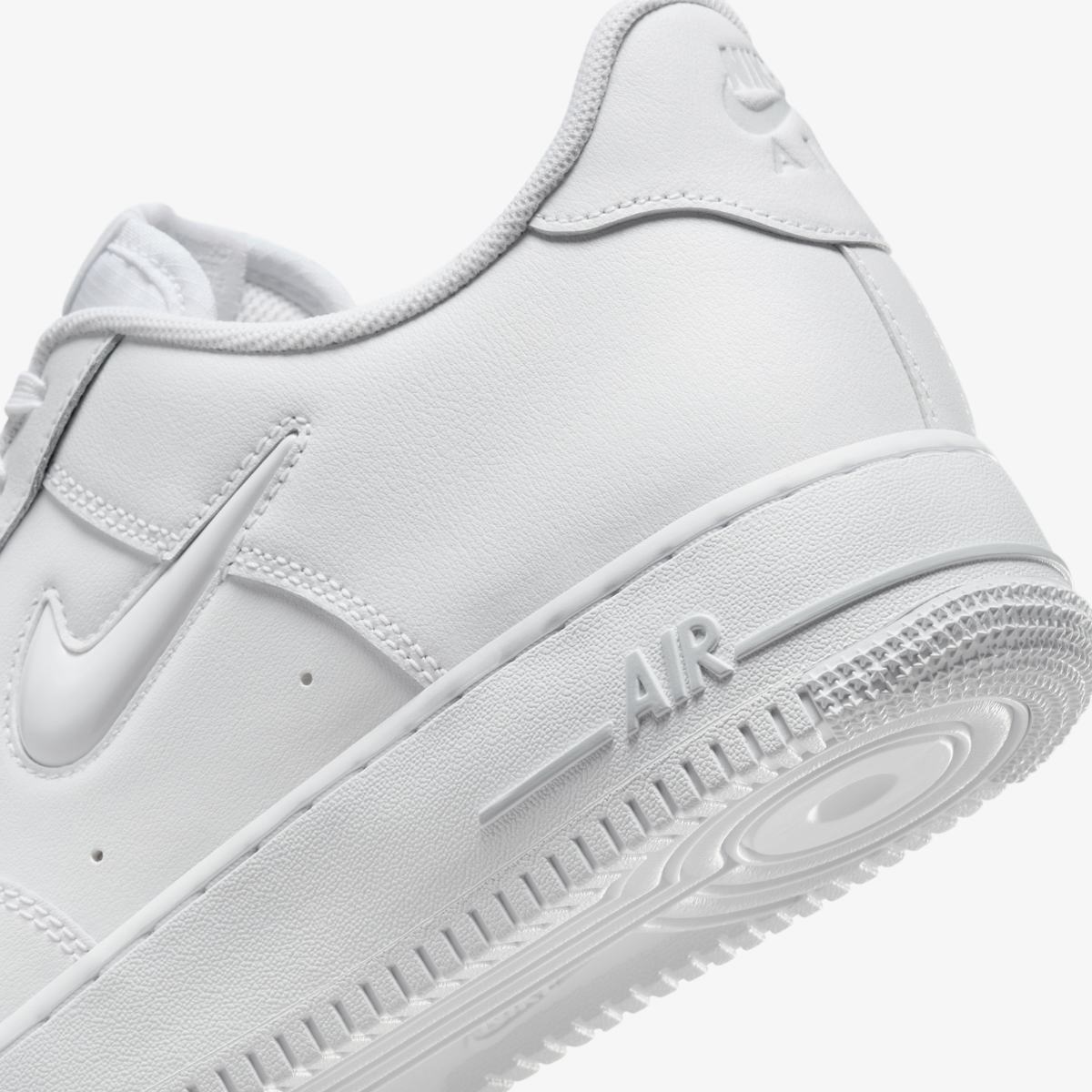 Кросівки чоловічі Nike Air Force 1 Jewel Casual (HM0621-100)
