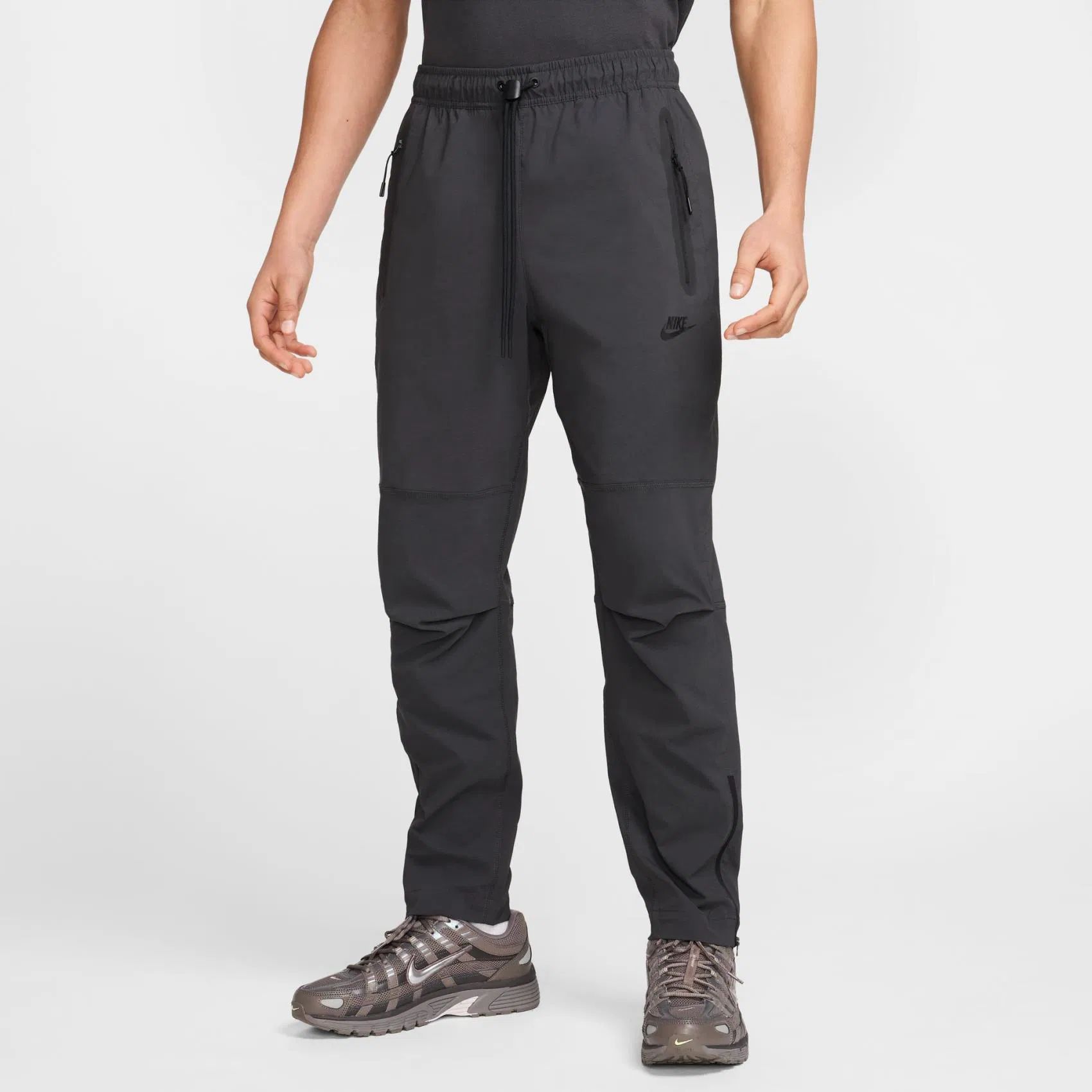 Брюки чоловічі Nike Tech Woven Open-Hem Trousers (IB6663-060)