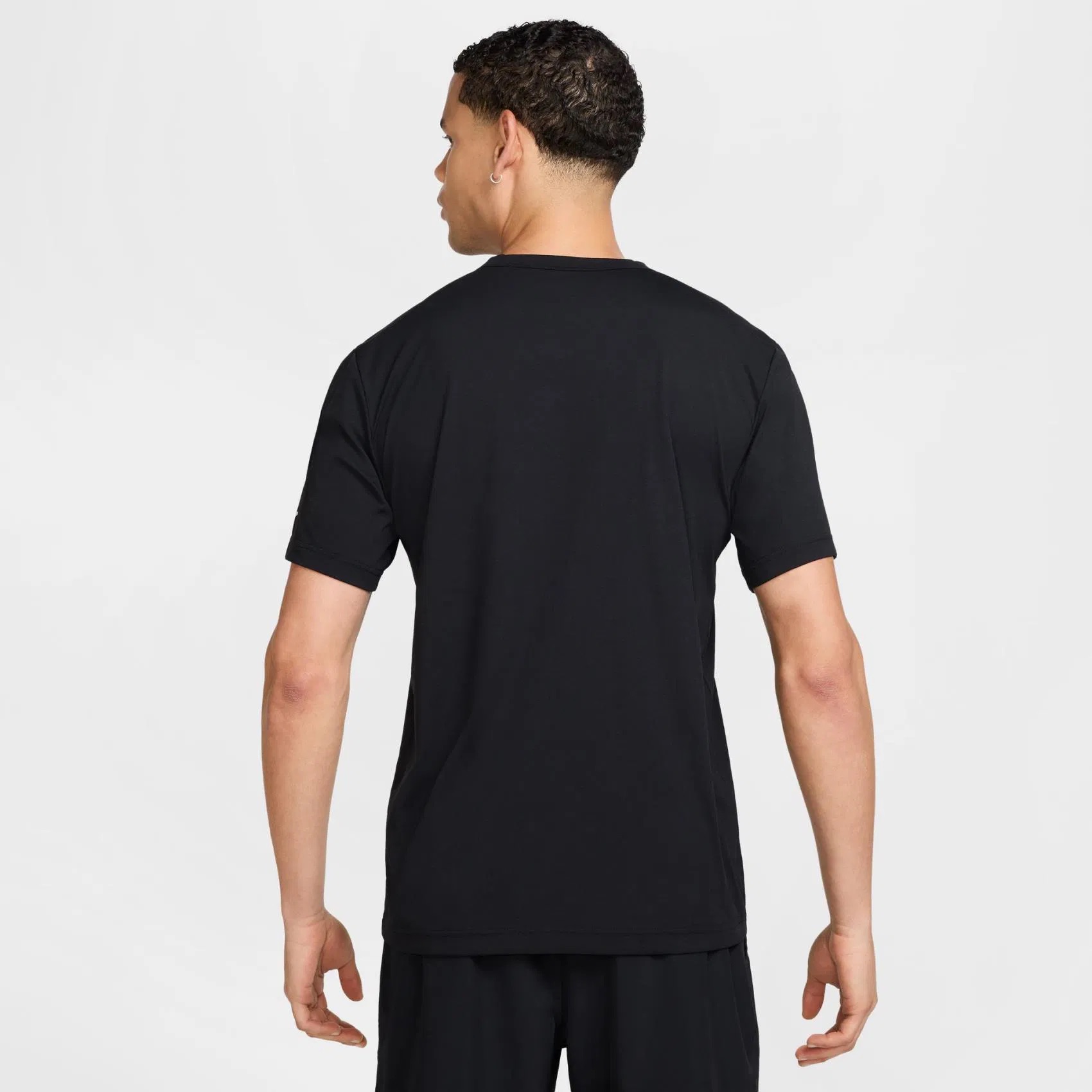 Футболка чоловіча Nike Mens Hyverse Dri-Fit (HJ3074-010)