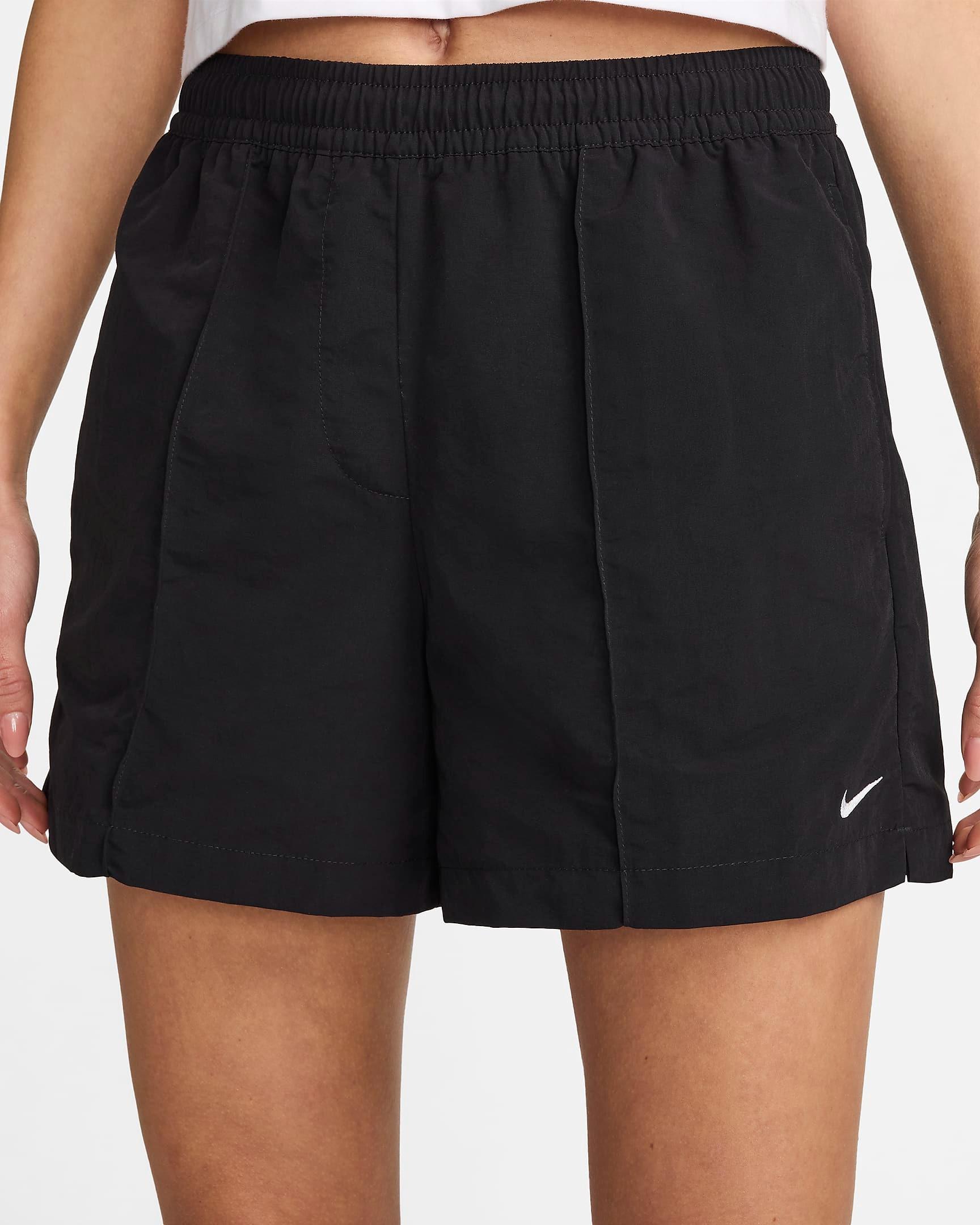 Шорти жіночі Nike Nsw Essntl Mr 5In Wvn Shrt (FV6622-010)