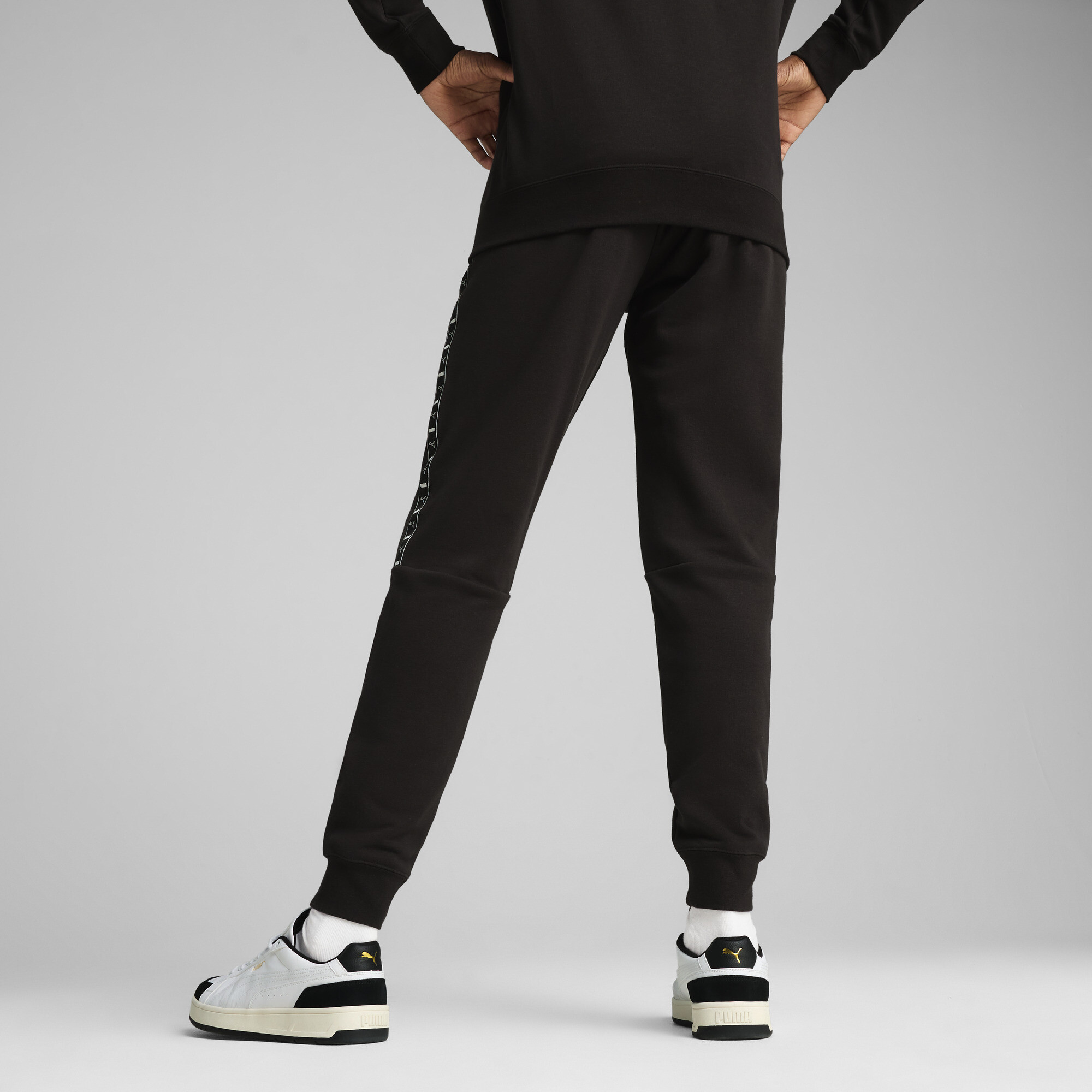 Брюки чоловічі Puma Ess Tape Sweatpants (68468001)