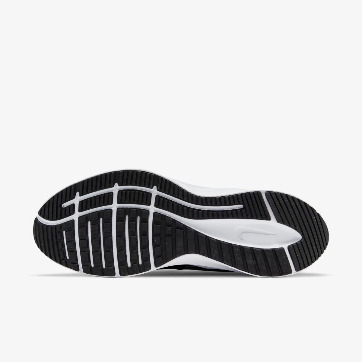 Кросівки для бігу чоловічі Nike Quest 3 Shield (CQ8894-001)
