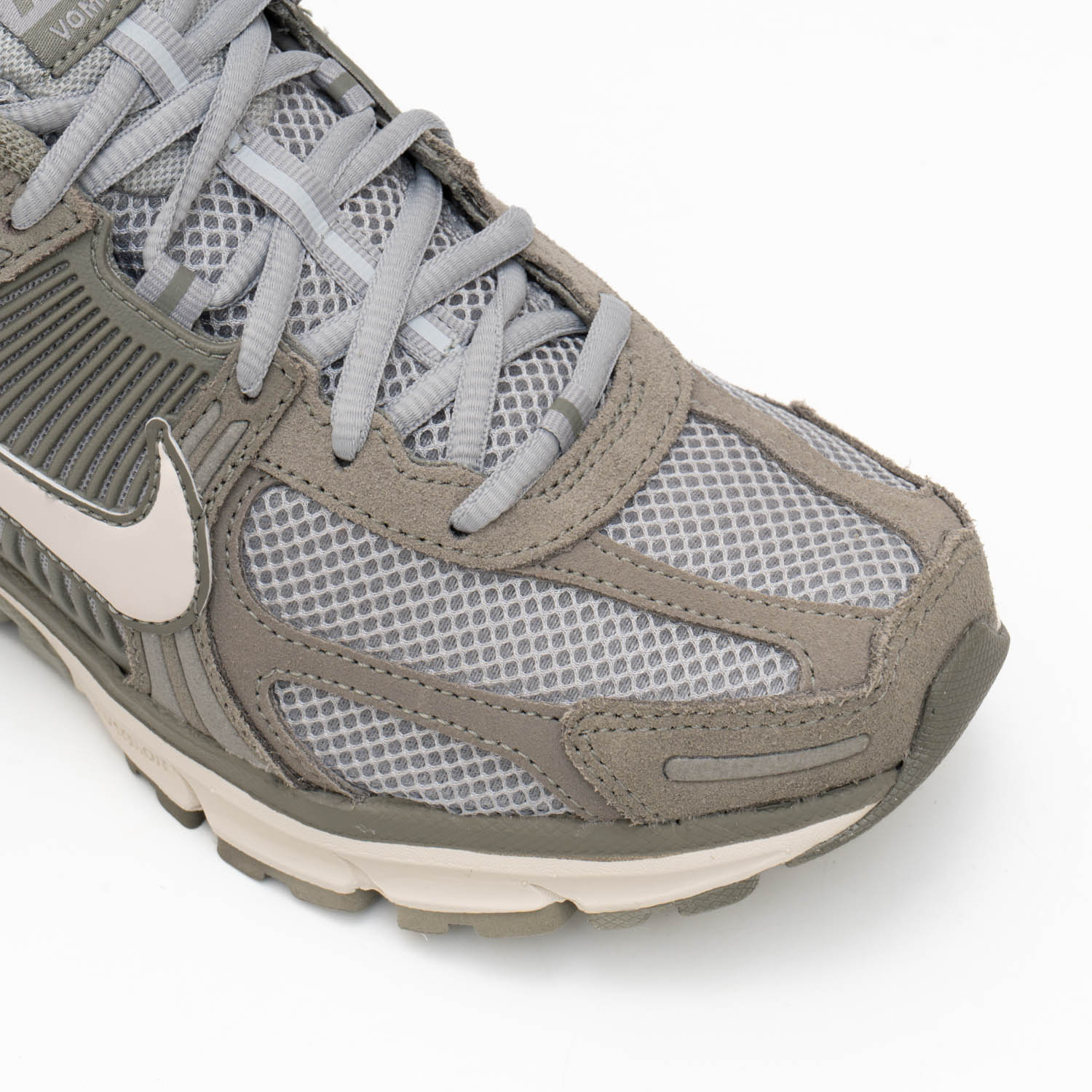 Кросівки чоловічі Nike Zoom Vomero 5 (HF1553-002)