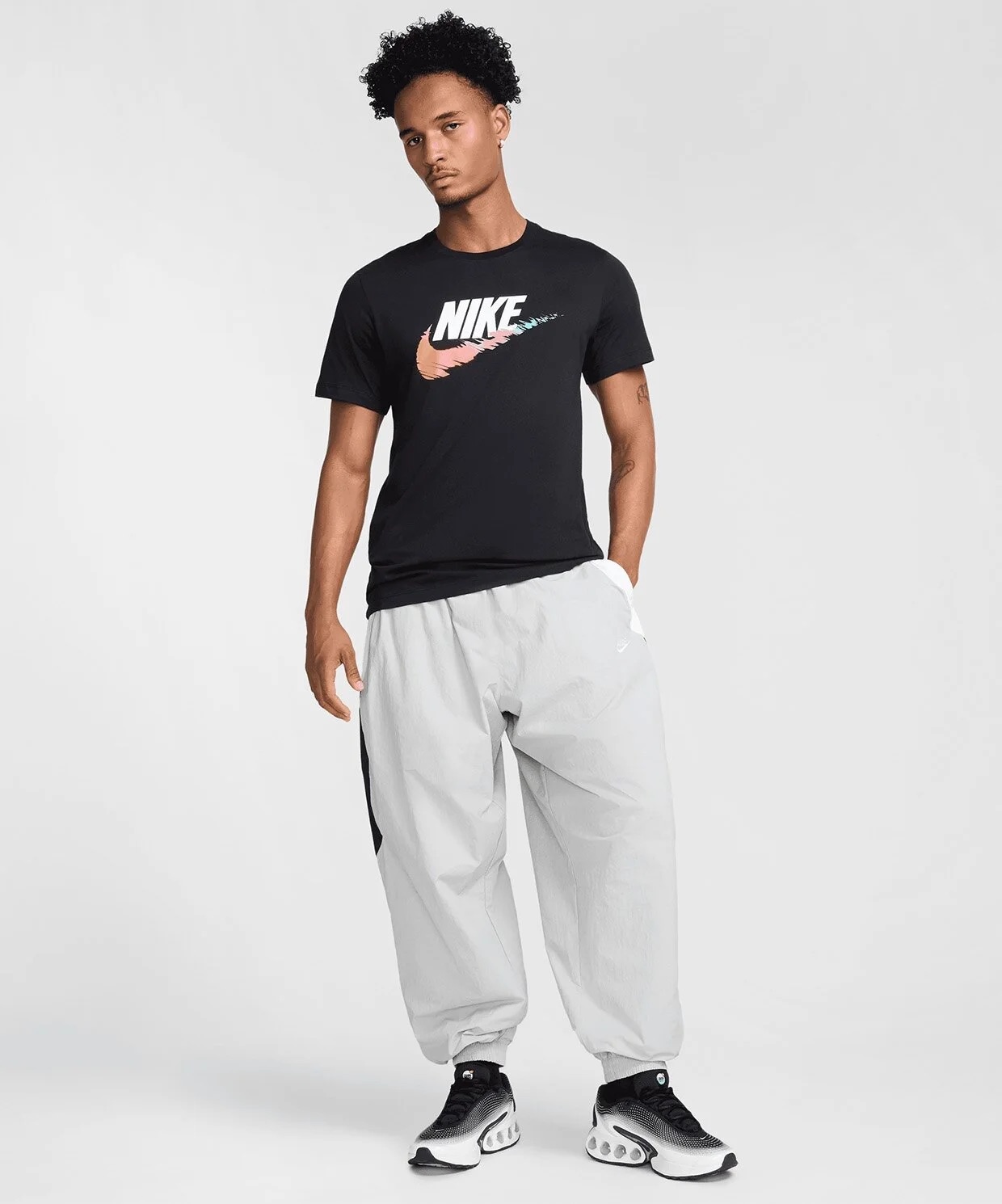 Футболка чоловіча Nike Sportswear (HJ0568-010)