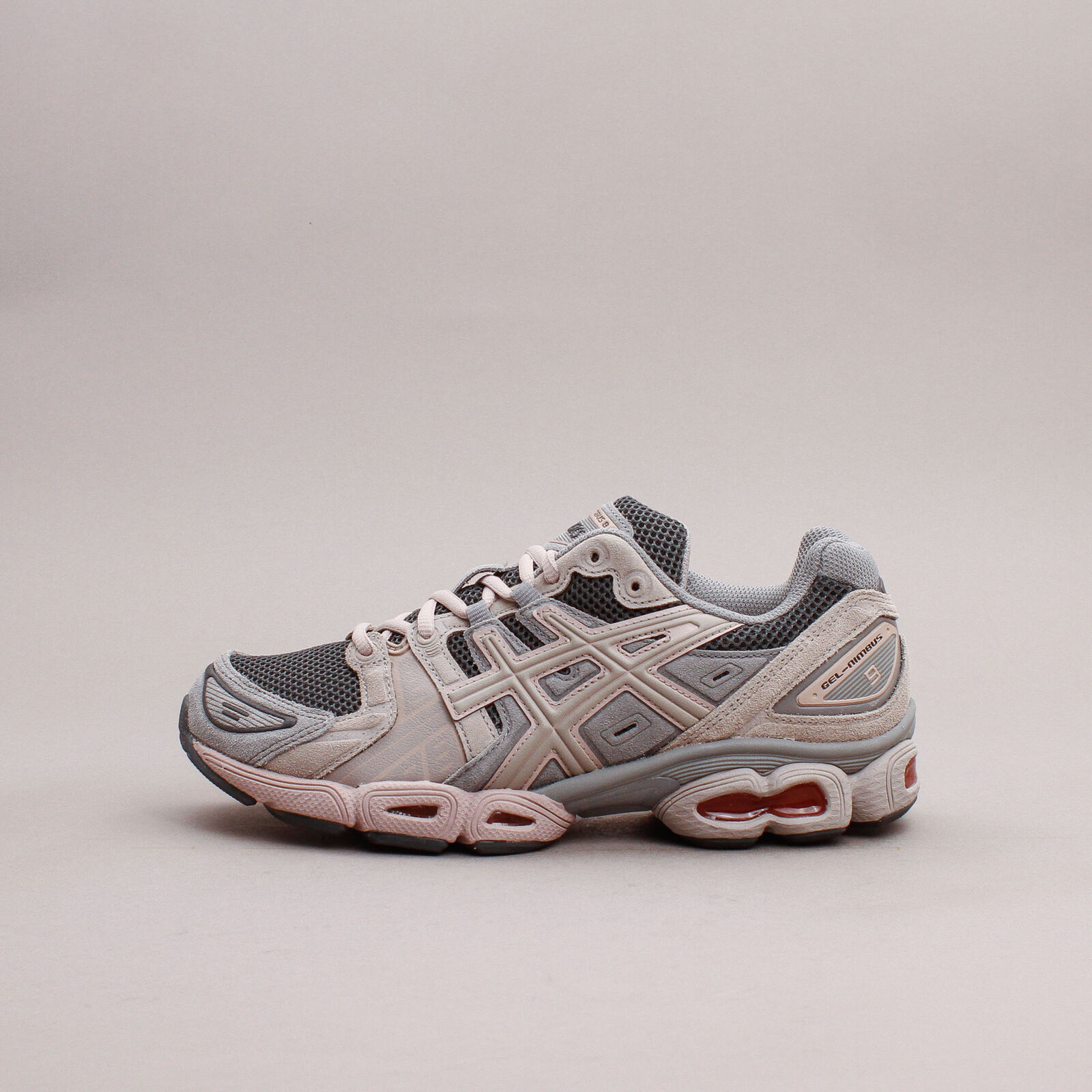 Кросівки чоловічі Asics Gel-Nimbus 9 (1201A584-021)