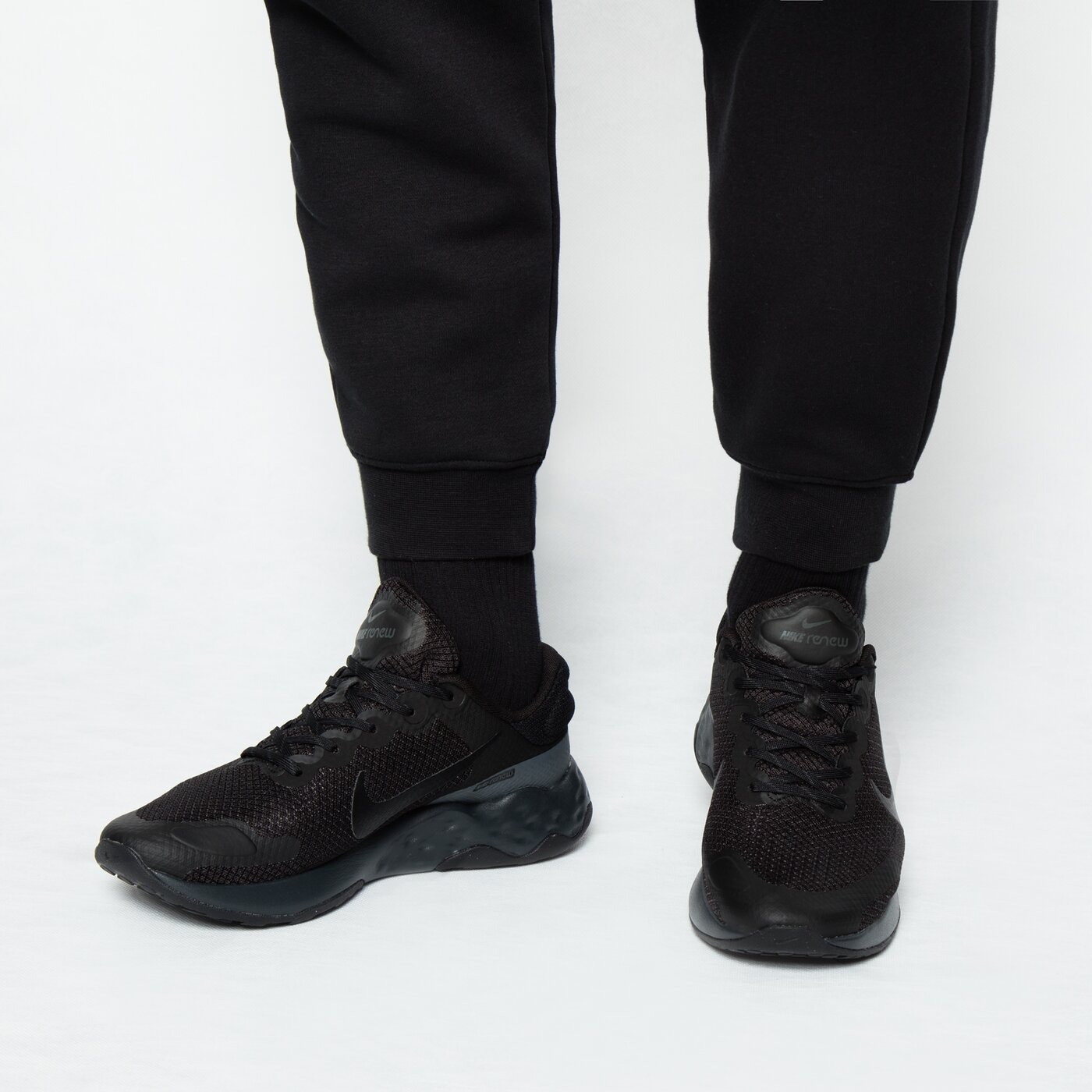 Кросівки для бігу чоловічі Nike Renew Ride 3 (DC8185-004)